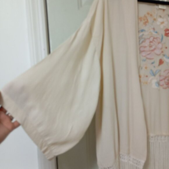 Forgotten Grace Floral Embroidered Kimono Cardigan With Fringe Hem & Sleeve - Picture 3 of 9